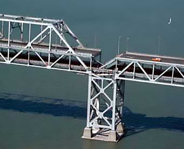 Bay_Bridge_collapse_1