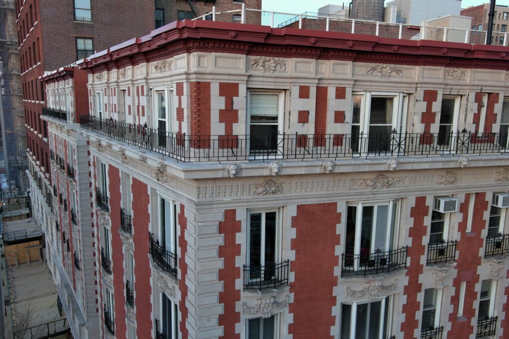 photo of 400 Riverside Dr